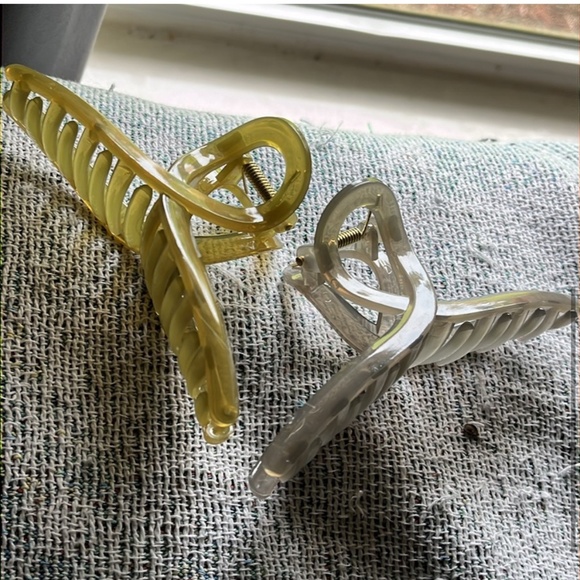 NEW ONE 5” hair claw clip, color choices: cream, Army green, grey, brown - Picture 4 of 7